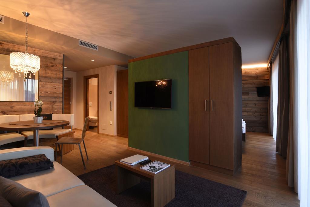 Alia Appartements & Wellness ラグンド エクステリア 写真